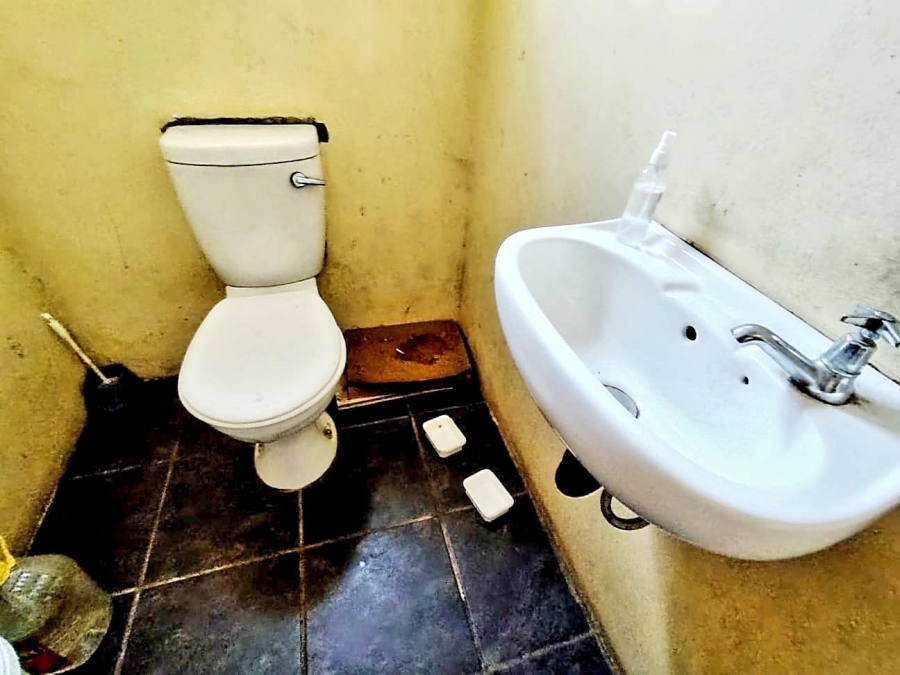 Commercial Property for Sale in Southernwood Eastern Cape